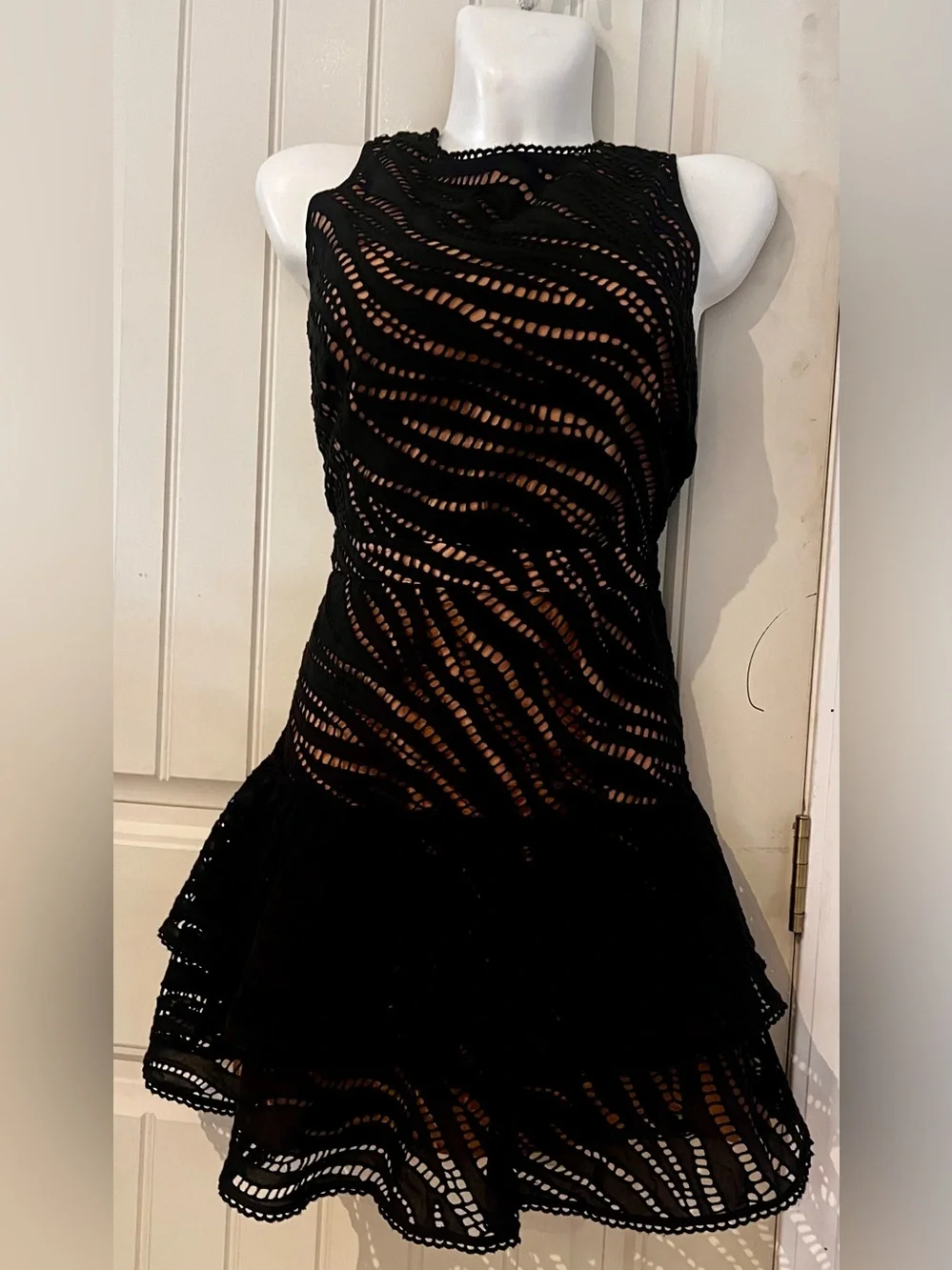 Michael Kors zebra eyelet Black Laser-Cut Tiered cotton Mini Dress sz 4